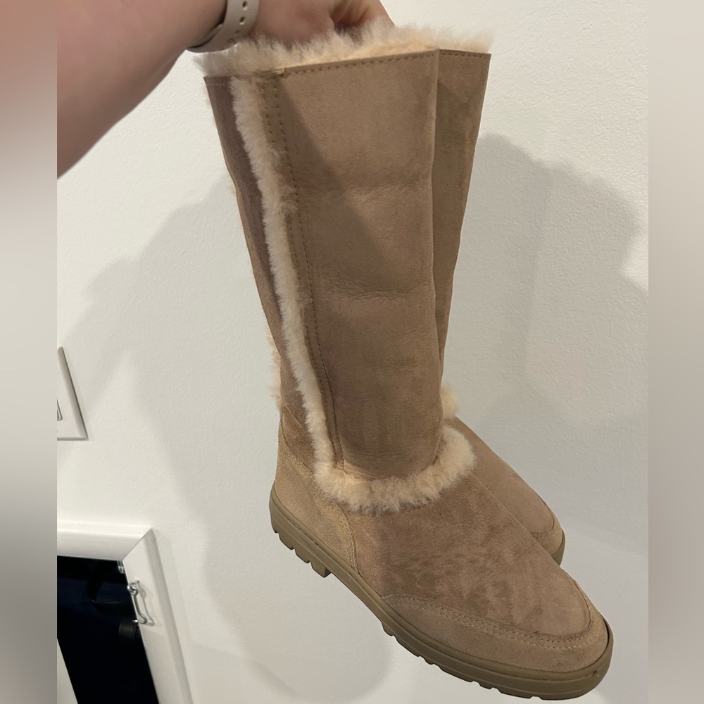 Ugg size 8 sunburst tall boots